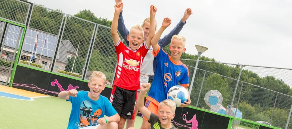 Football au Club Enfants du camping de Meerwijck
