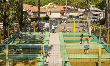 Trampolines au camping Les Oyats